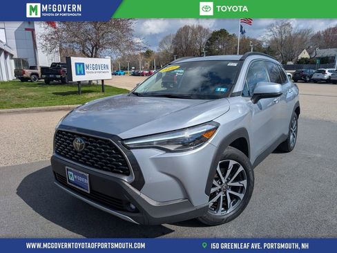 Used 2022 Toyota Corolla Cross XLE w/ Convenience Package image 1