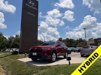 Used 2021 Toyota RAV4 LE AWD/4WD video 1