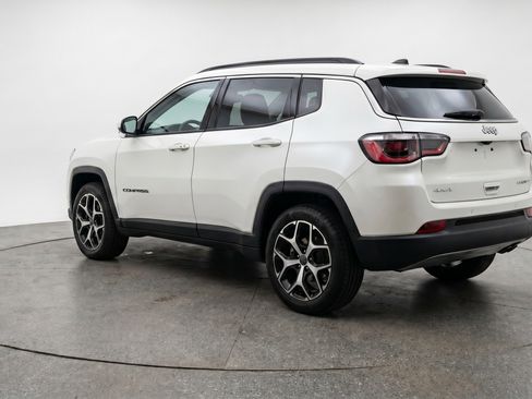 Used 2025 Jeep Compass Limited AWD/4WD image 6