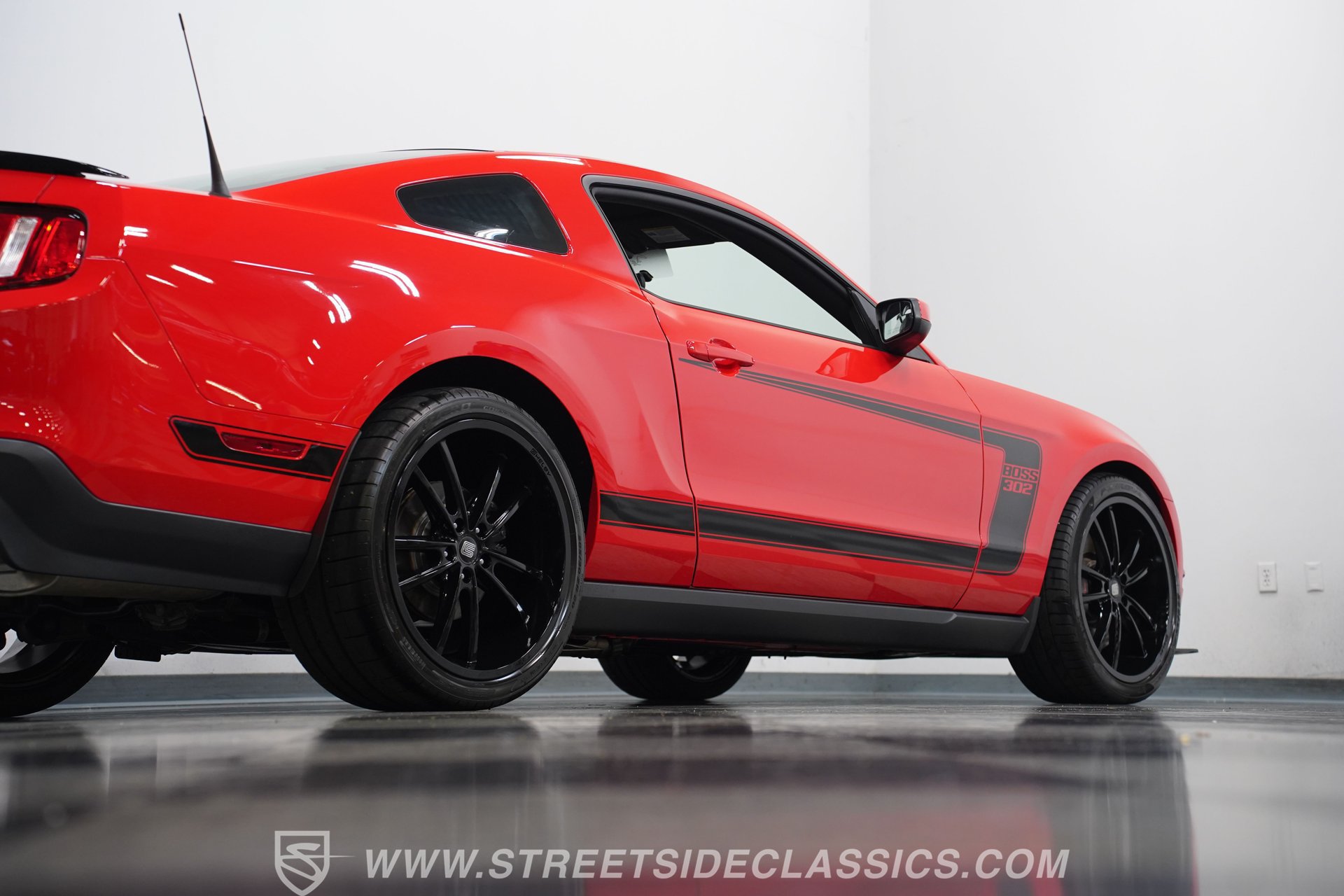 Used 2012 Ford Mustang Boss 302 w/ Boss 302 Accessory Pkg RWD image 26