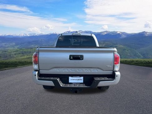 Used 2021 Toyota Tacoma TRD Off-Road w/ Technology Package AWD/4WD image 4