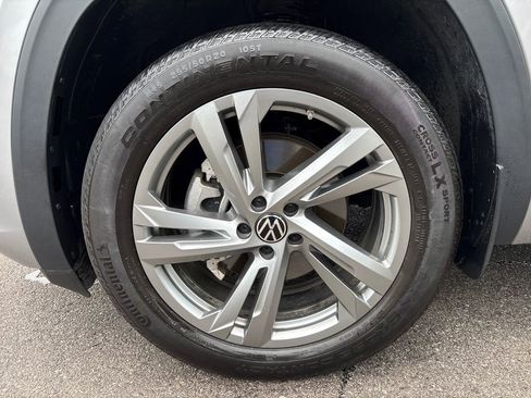 Used 2024 Volkswagen Atlas Cross Sport SEL R-Line AWD/4WD image 50