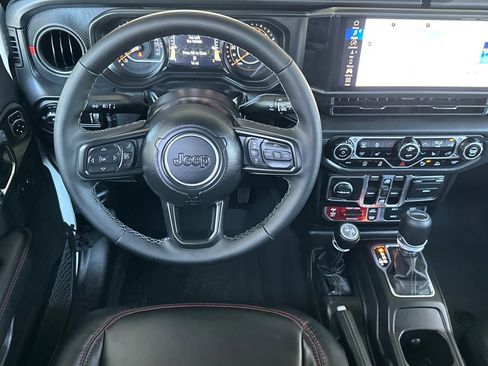 New 2025 Jeep Gladiator Rubicon image 14