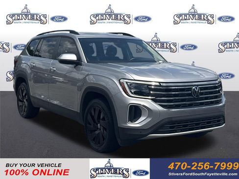 Used 2025 Volkswagen Atlas SE w/ Panoramic Sunroof Package FWD image 1