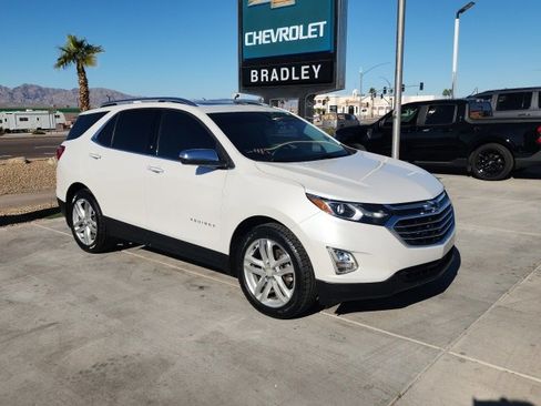 Certified 2018 Chevrolet Equinox Premier image 2