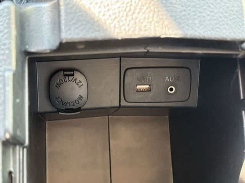 Used 2018 Subaru Forester 2.5i AWD/4WD image 26