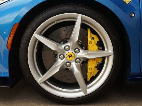 Used 2022 Ferrari F8 Tributo image 29