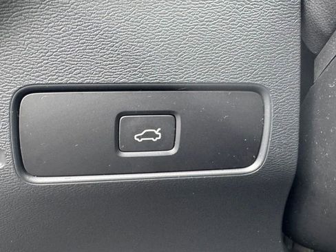 Used 2023 Volvo C40 P8 Recharge Ultimate w/ Protection Package Premier AWD/4WD image 8