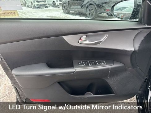 Used 2023 Kia Forte LXS w/ LXS Technology Package image 16