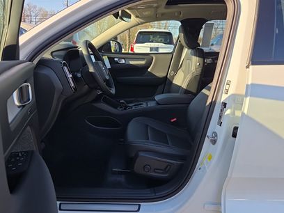 New 2026 Volvo XC40 B5 Core w/ Climate Package