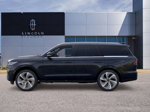 New 2026 Lincoln Navigator Black Label AWD/4WD image 3