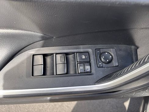 Used 2020 Toyota RAV4 XLE Premium w/ Carpet Mat Package FWD image 20