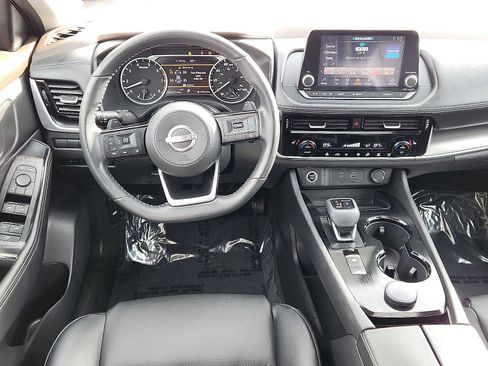 Used 2022 Nissan Rogue SV w/ SV Premium Package image 11