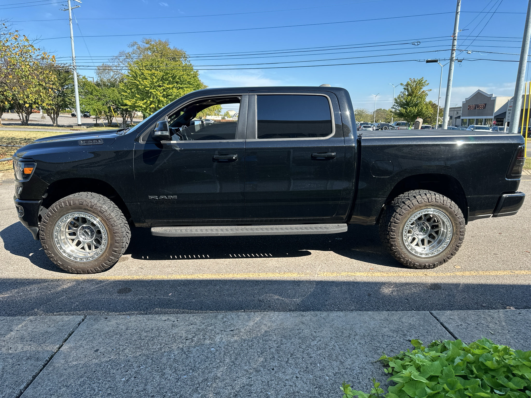 Used 2020 RAM 1500 Big Horn AWD/4WD image 7