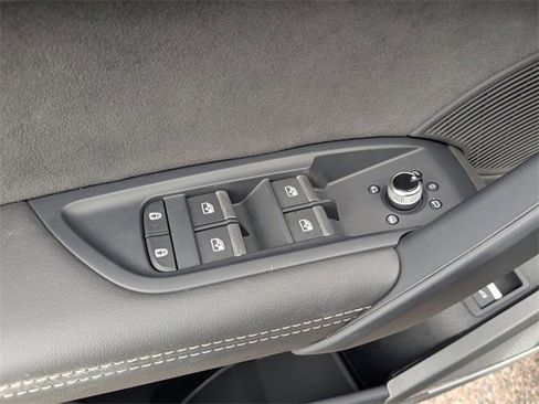 Used 2024 Audi Q5 e Premium Plus image 33