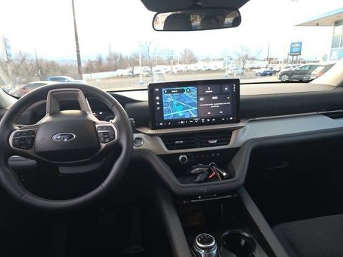Used 2025 Ford Explorer Active image 11