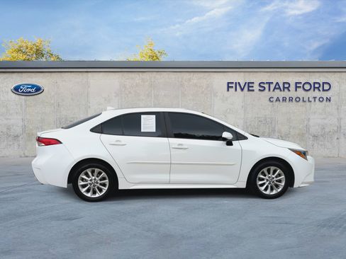 Used 2022 Toyota Corolla LE w/ LE Convenience Package FWD image 9