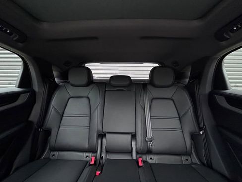 New 2026 Porsche Cayenne Coupe AWD/4WD image 28