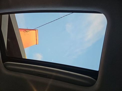 Used 2019 Toyota Prius XLE w/ Advanced Technology Package image 19