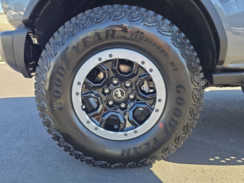 New 2025 Ford Bronco Badlands w/ Sasquatch Package AWD/4WD image 26