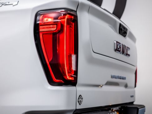 Used 2023 GMC Sierra 1500 SLT w/ SLT Premium Plus Package image 12