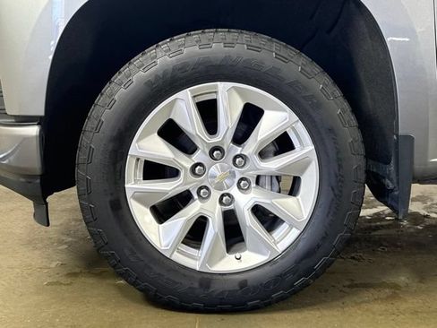 Used 2021 Chevrolet Silverado 1500 Custom AWD/4WD image 10