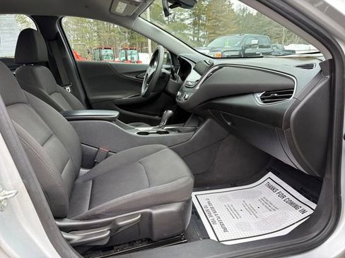 Used 2020 Chevrolet Malibu LT image 24