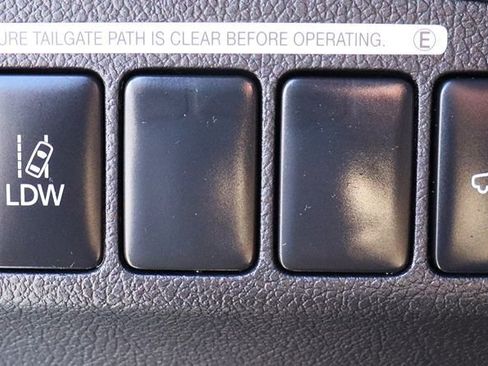 Used 2022 Mitsubishi Outlander SEL image 41