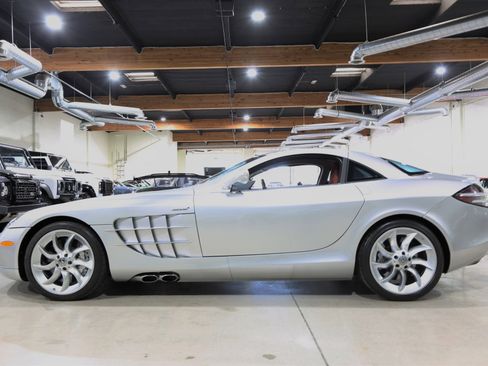 Used 2006 Mercedes-Benz SLR image 9