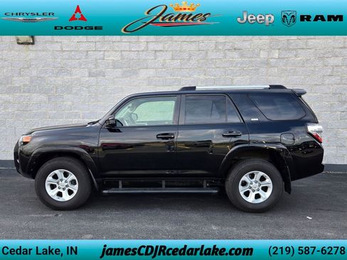 Used 2019 Toyota 4Runner SR5 AWD/4WD image 2