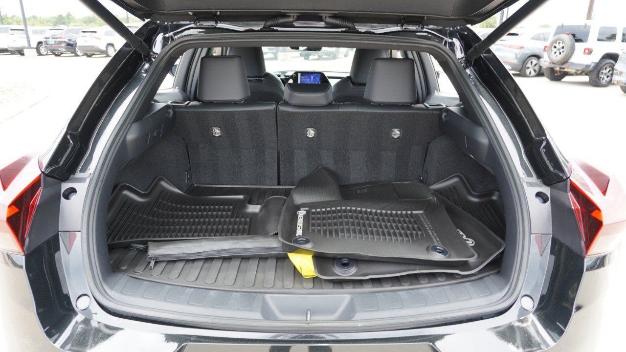 Certified 2026 Lexus UX 300h FWD w/ Accessory Package (2T) image 35