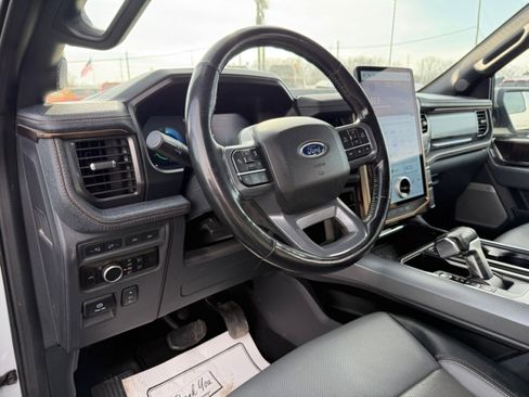 Used 2023 Ford F150 Lightning Lariat image 19