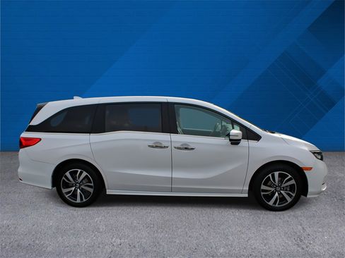 Certified 2024 Honda Odyssey Touring image 10