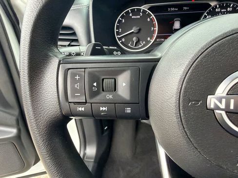 Used 2024 Nissan Rogue S FWD image 21