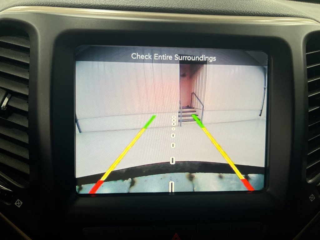 Used 2015 Jeep Cherokee Limited w/ Trailer Tow Group AWD/4WD image 16