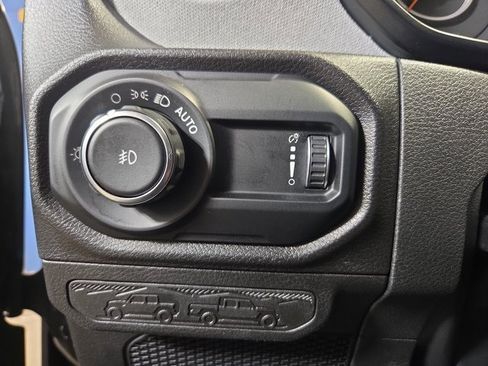 Used 2024 Jeep Wrangler Sport S image 27