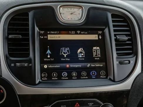 Used 2019 Chrysler 300 Limited RWD image 36