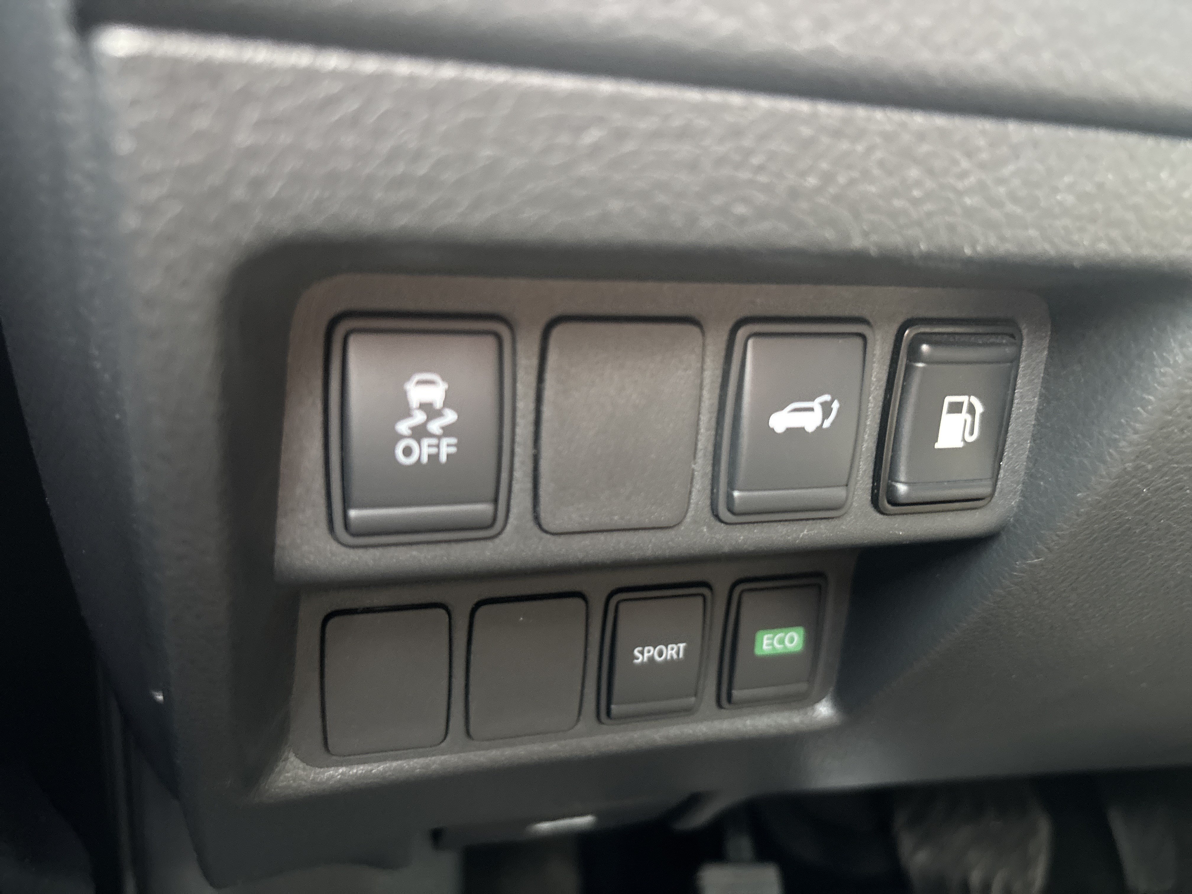 Used 2018 Nissan Rogue SV FWD image 21