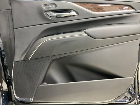 Used 2023 Cadillac Escalade ESV Premium Luxury Platinum w/ LPO, Radiant Package image 23