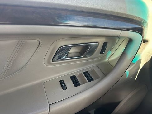 Used 2012 Ford Taurus Limited FWD image 12