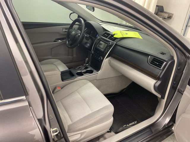 Used 2016 Toyota Camry LE FWD image 25
