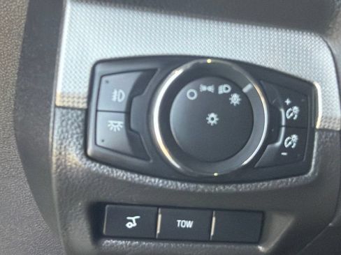 Used 2015 Ford Explorer XLT w/ Equipment Group 202B AWD/4WD image 25