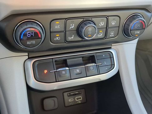 Used 2023 GMC Acadia SLT w/ Preferred Package image 22