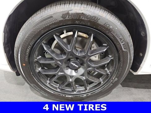 Used 2020 BMW X7 xDrive40i w/ Cold Weather Package image 9