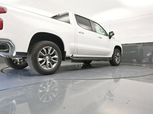 Used 2022 Chevrolet Silverado 1500 LT w/ Z71 Off-Road Package AWD/4WD image 37