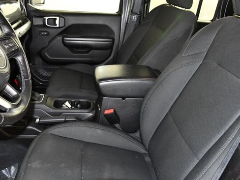Used 2021 Jeep Wrangler Unlimited Sport AWD/4WD image 36