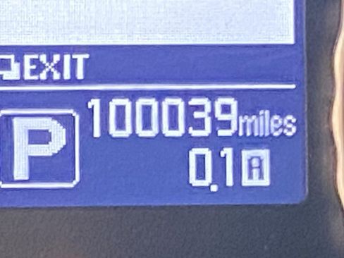 Used 2018 INFINITI Q70 Luxe w/ Cargo Package image 28