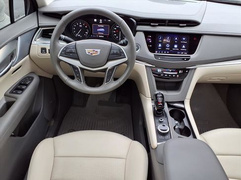 Used 2024 Cadillac XT5 Premium Luxury w/ Technology Package image 3