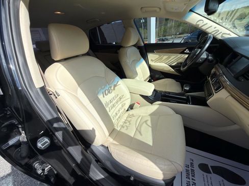 Used 2018 Kia Cadenza Premium FWD image 26