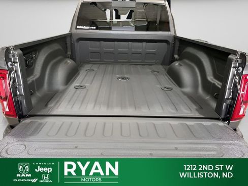 New 2026 RAM 2500 Laramie AWD/4WD image 22